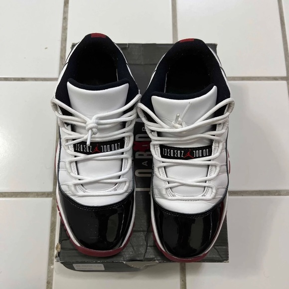 Jordan 11 Retro Low GS Concord-Bred ❤️ - Picture 2 of 4